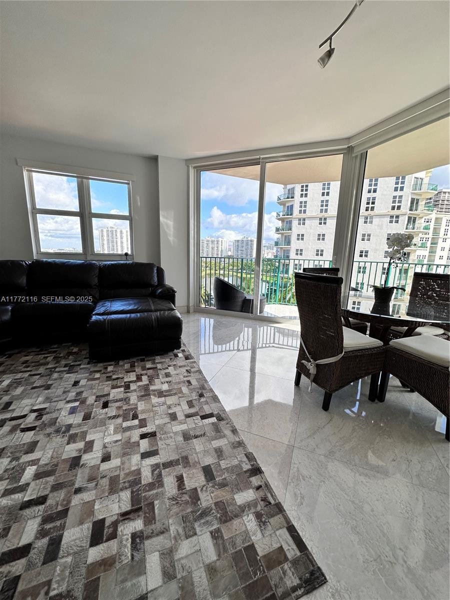 19900 E Country Club Drive 1012, Aventura, FL 33180 photo 13