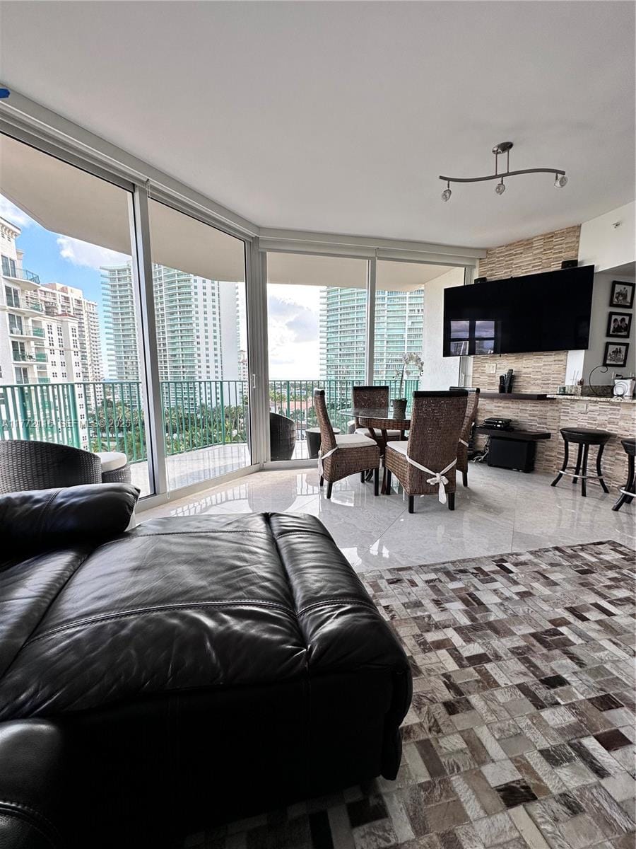 19900 E Country Club Drive 1012, Aventura, FL 33180 photo 16
