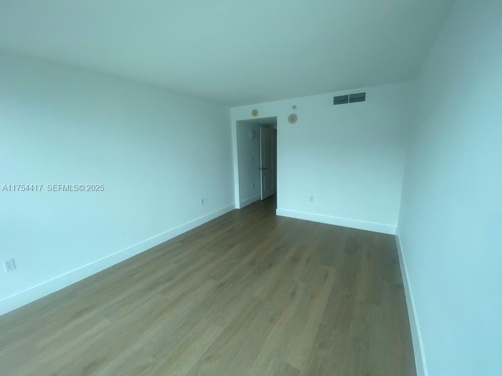 2101 Brickell Avenue 1401 — photo 4