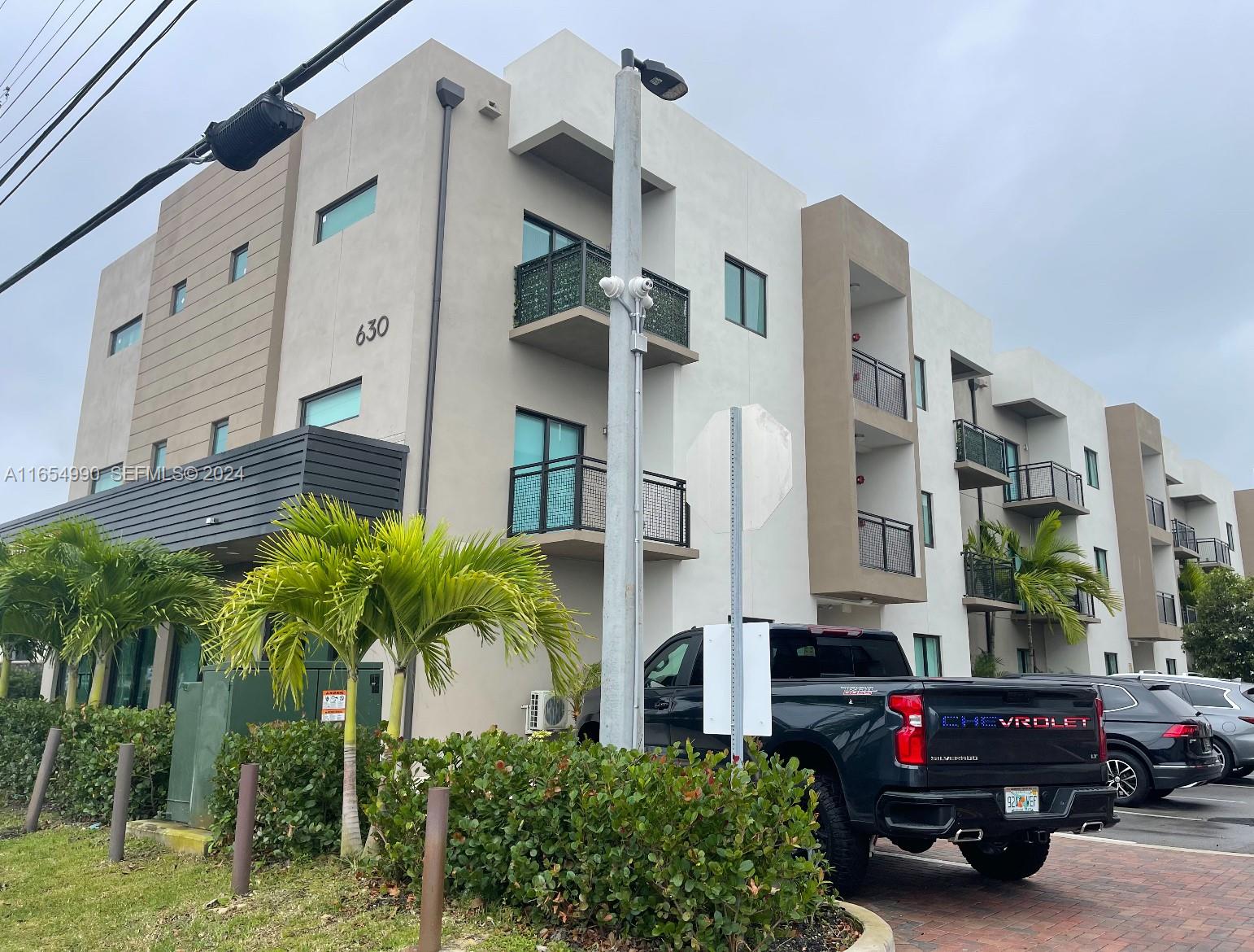 640 W 18th Street 107, Hialeah, FL 33010, Hialeah