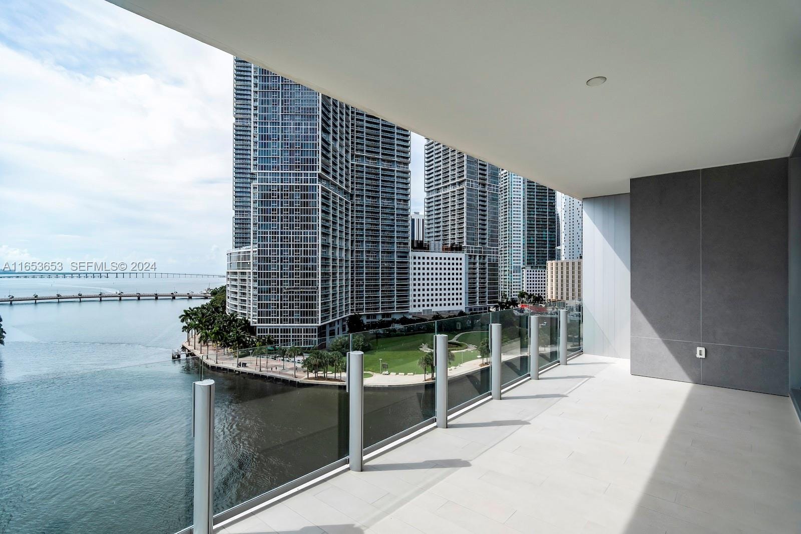 300 Biscayne Blvd Way 902, Miami, FL 33131 photo 2
