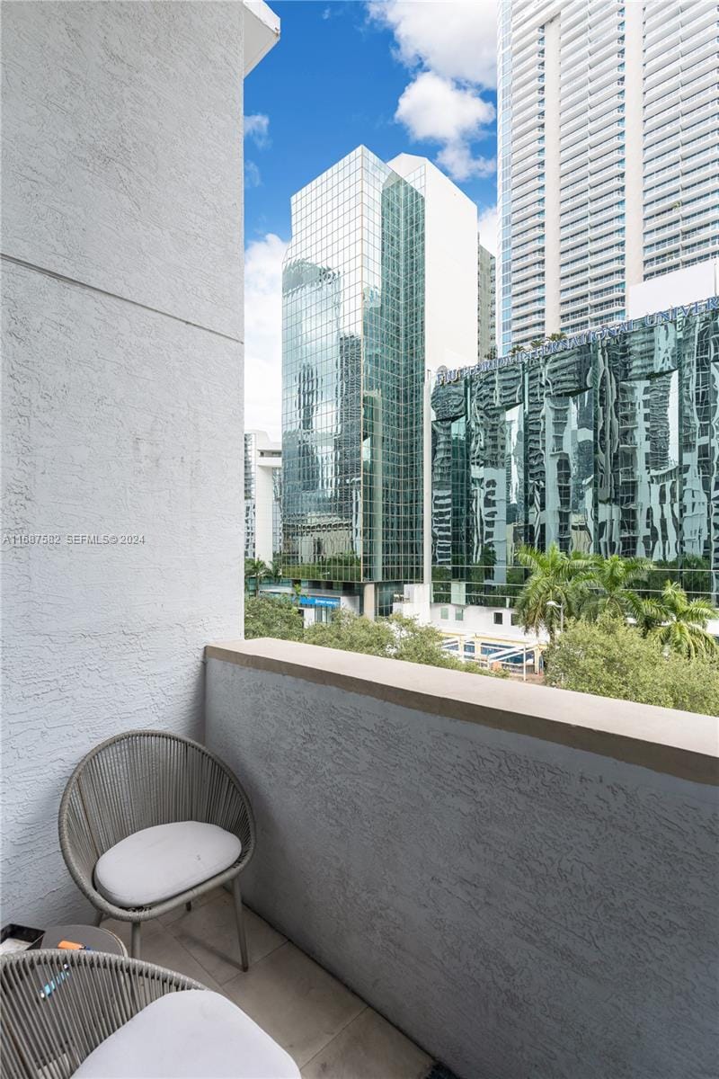 1060 Brickell Avenue 409, Miami, FL 33131 photo 14