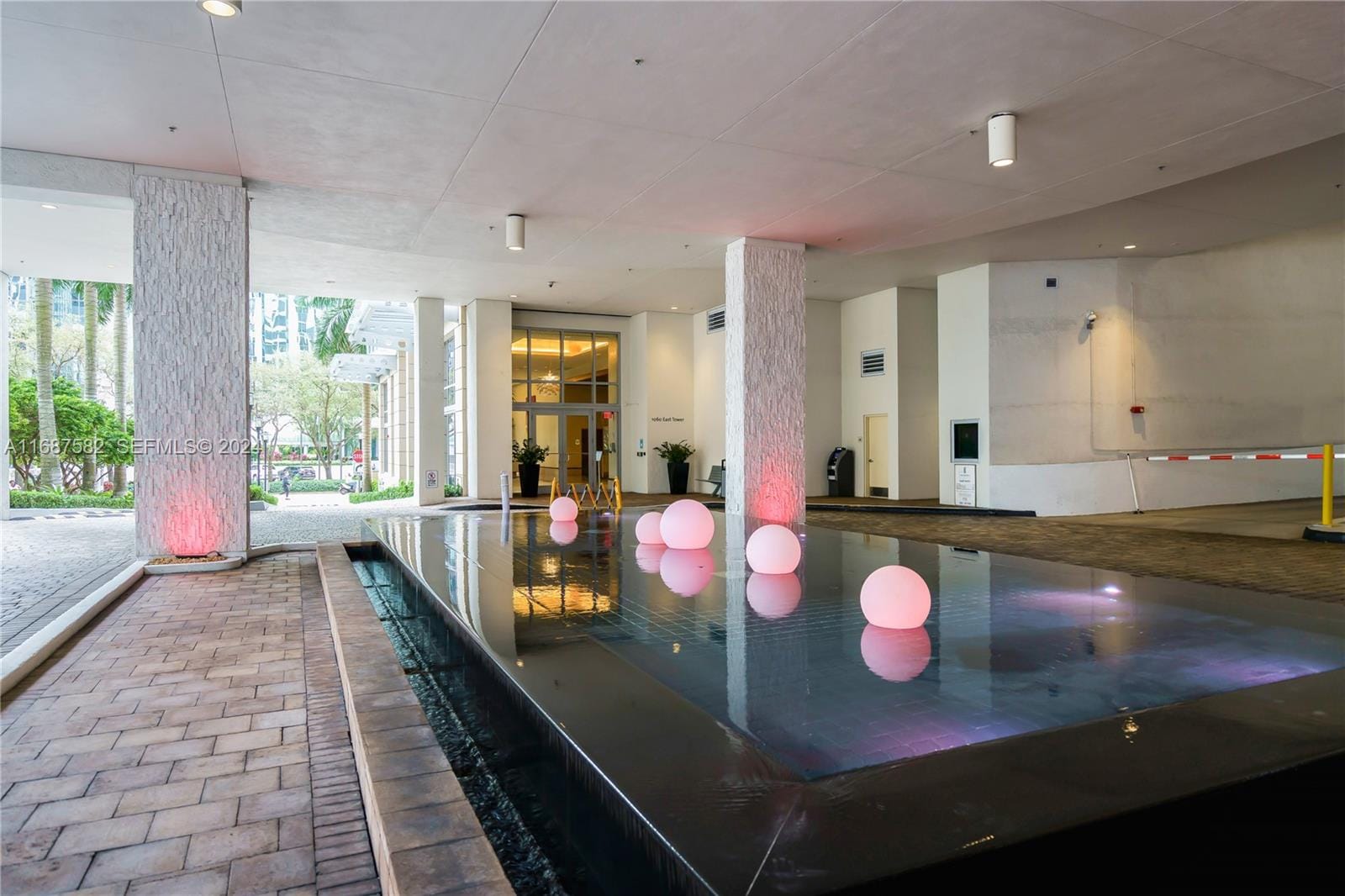 1060 Brickell Avenue 409, Miami, FL 33131 photo 17