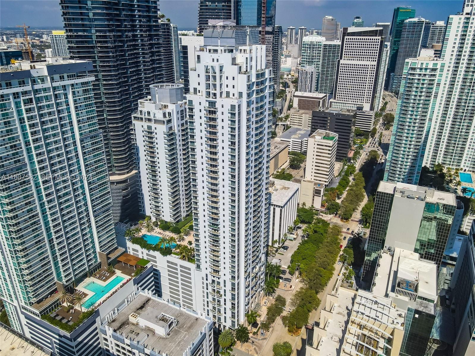 1060 Brickell Avenue 409, Miami, FL 33131 photo 23