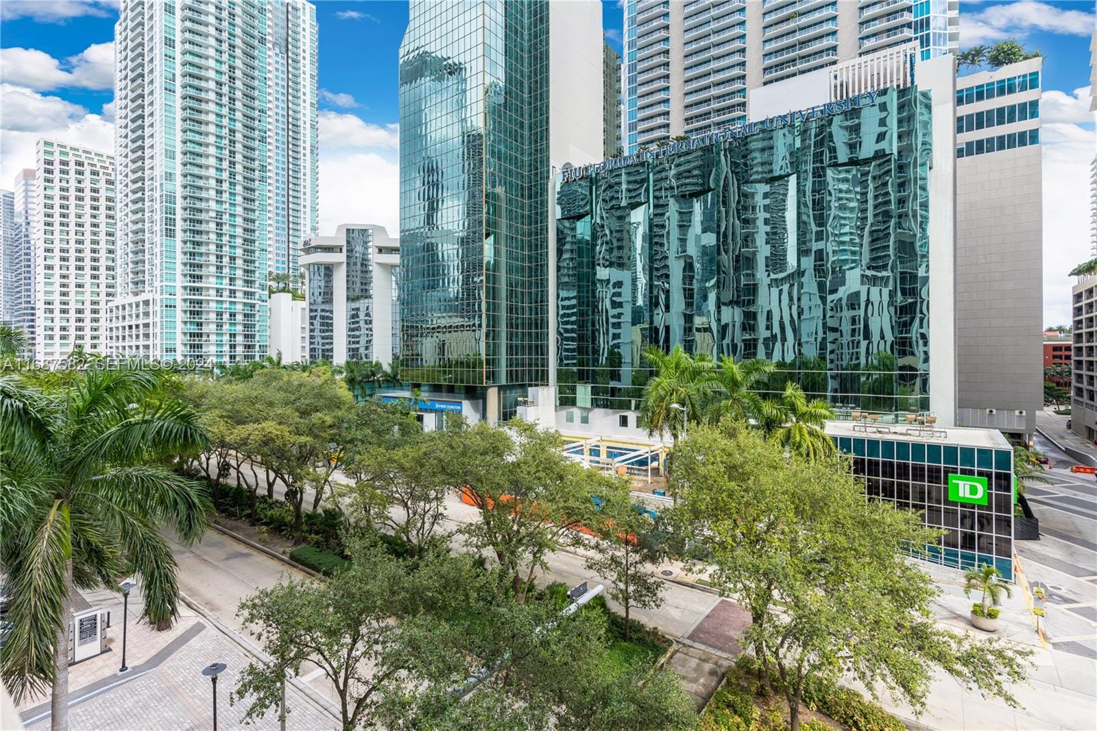1060 Brickell Avenue 409, Miami, FL 33131 photo 25