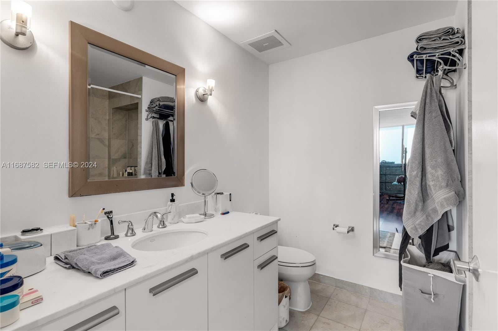 1060 Brickell Avenue 409, Miami, FL 33131 photo 10