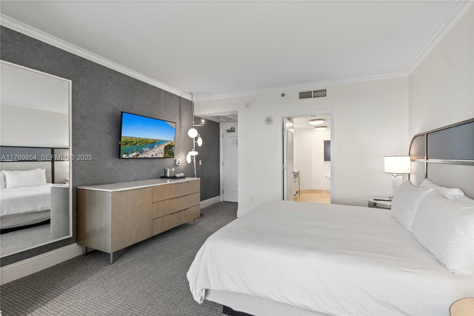 4401 Collins Avenue 1017 — photo 10