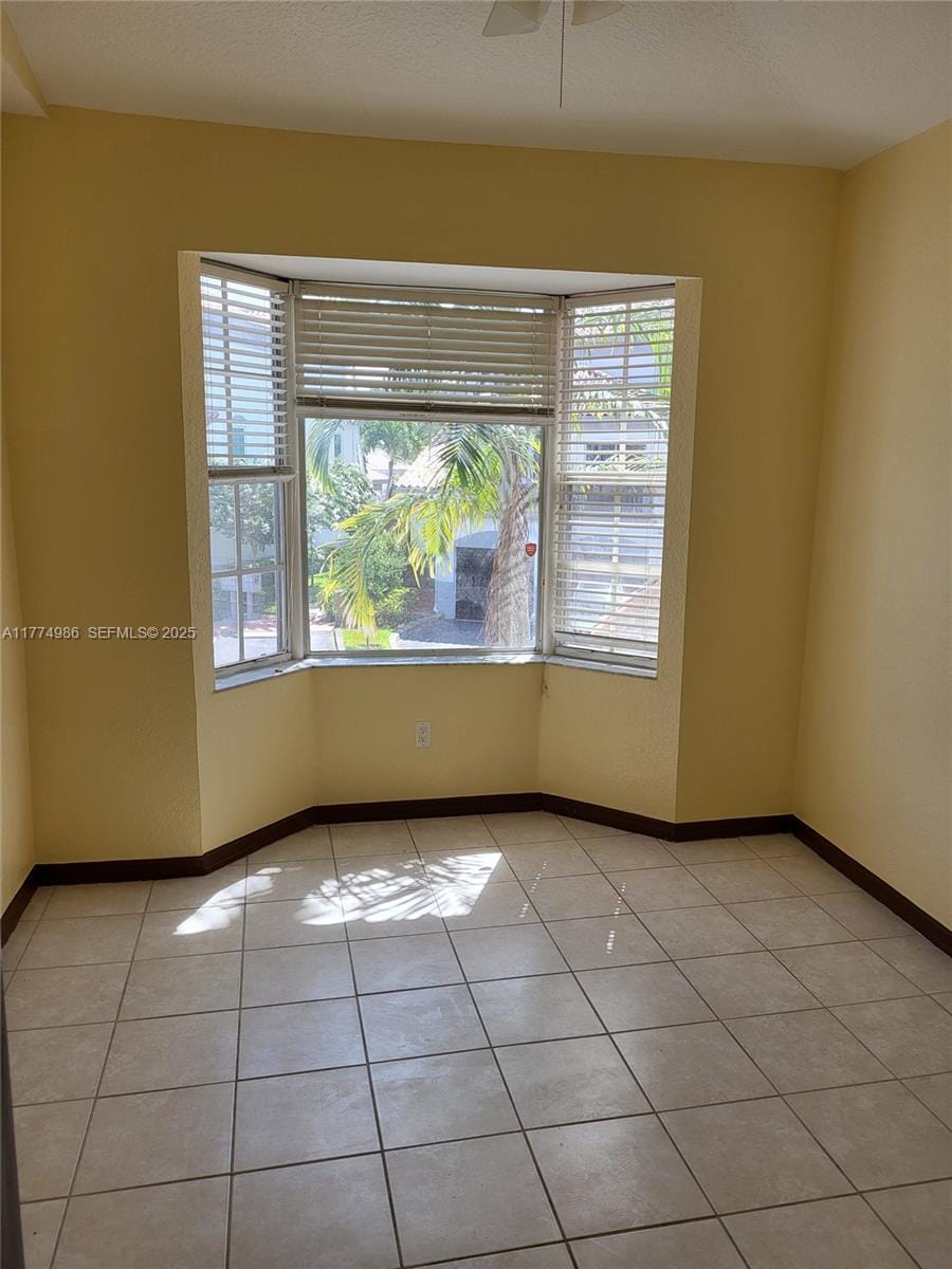 715 SW 148th Avenue 604, Sunrise, FL 33325 photo 2