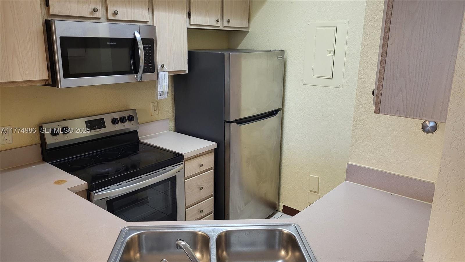 715 SW 148th Avenue 604, Sunrise, FL 33325 photo 15