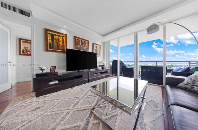 5600 Collins Avenue 14M, Miami Beach, FL 33140
