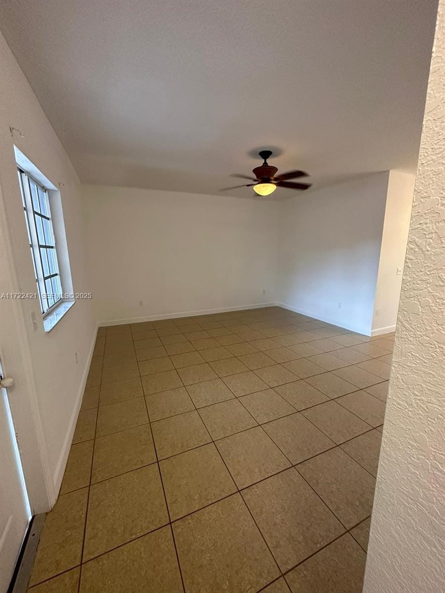 2589 NE 4th Street 205 — photo 12