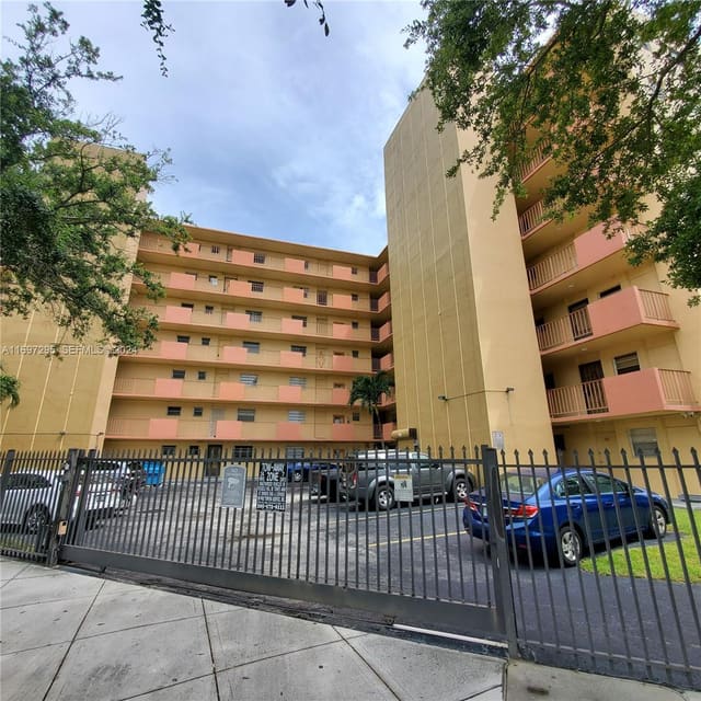 16400 NE 17th Avenue 306, sold in Three Seasons Condo Bldg, North Miami Beach, FL