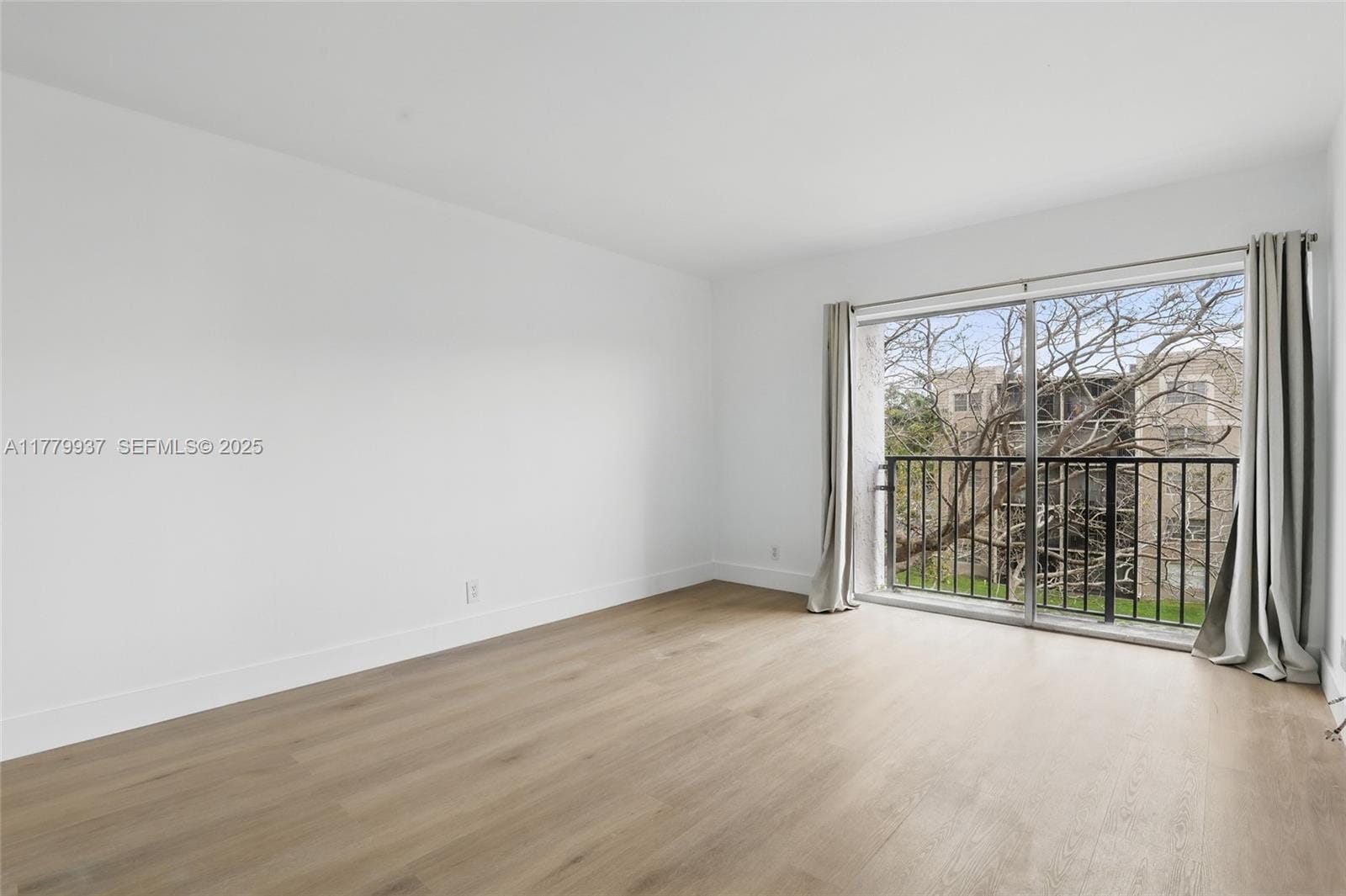 8540 N Sherman Circle 408 — photo 12
