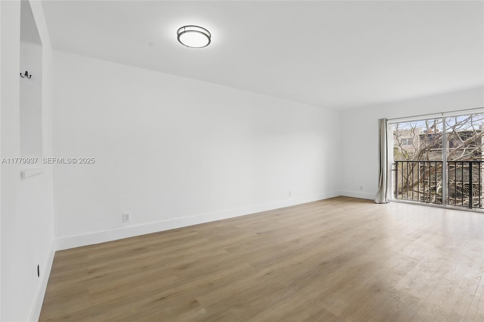 8540 N Sherman Circle 408 — photo 7