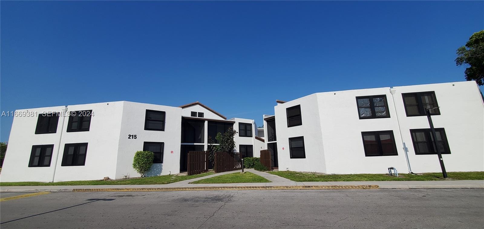 215 Lake Pointe Drive 210, Oakland Park, FL 33309 photo 18