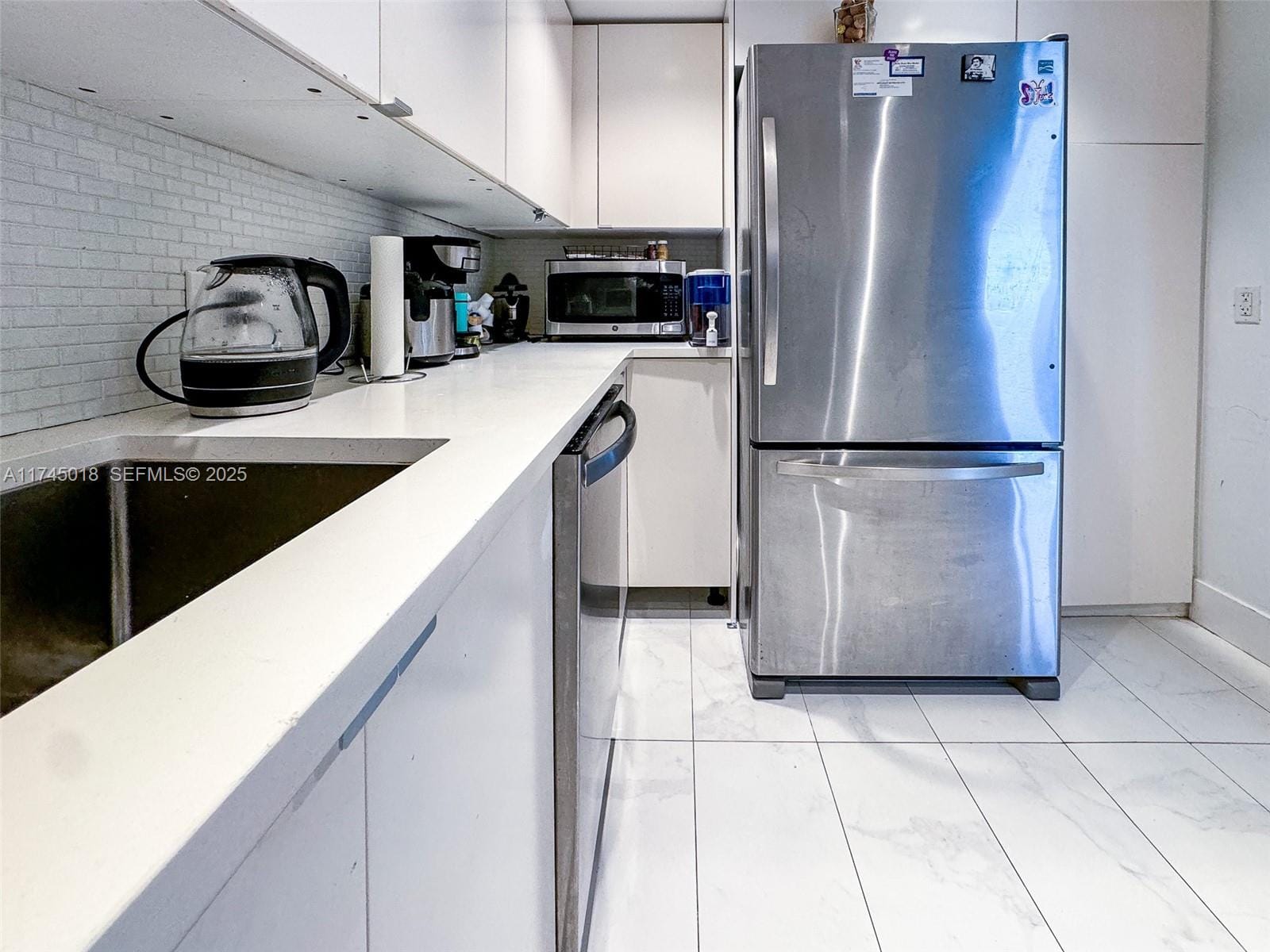 100 Bayview Drive 721 — photo 5