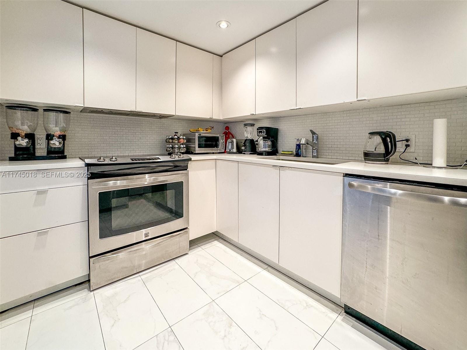 100 Bayview Drive 721 — photo 7