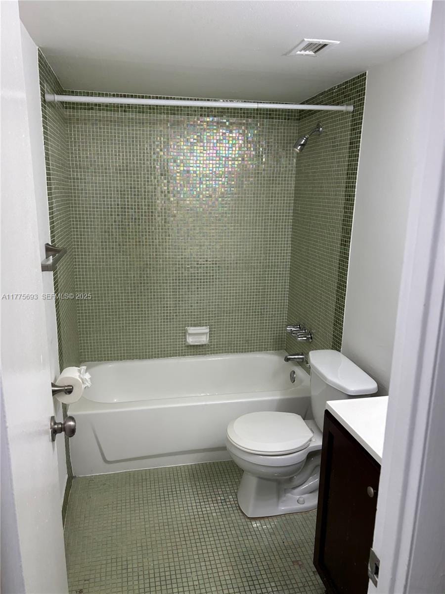 484 NW 165th St Road A-316 — photo 12