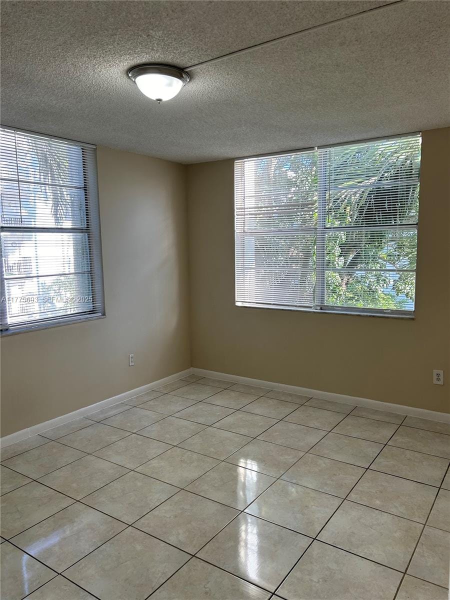 484 NW 165th St Road A-316, Miami, FL 33169 photo 13