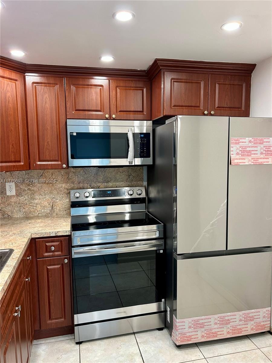 484 NW 165th St Road A-316 — photo 4