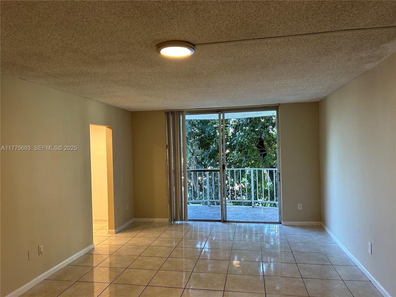 484 NW 165th St Road A-316 — photo 5