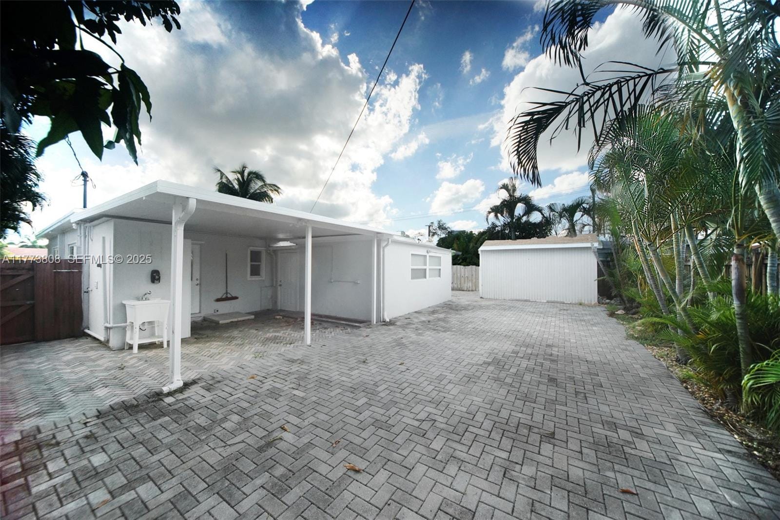 621 Hudson Road, West Palm Beach, FL 33405 photo 16