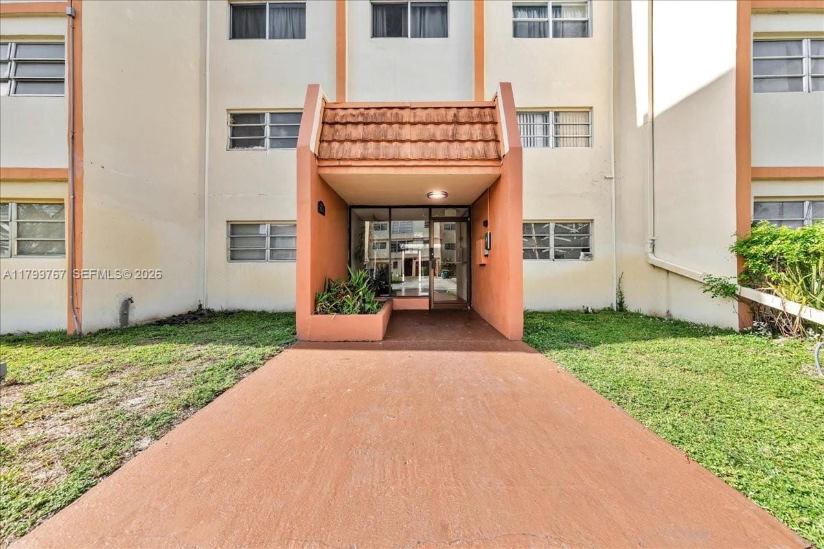2451 NW 41st Avenue 304 — photo 3