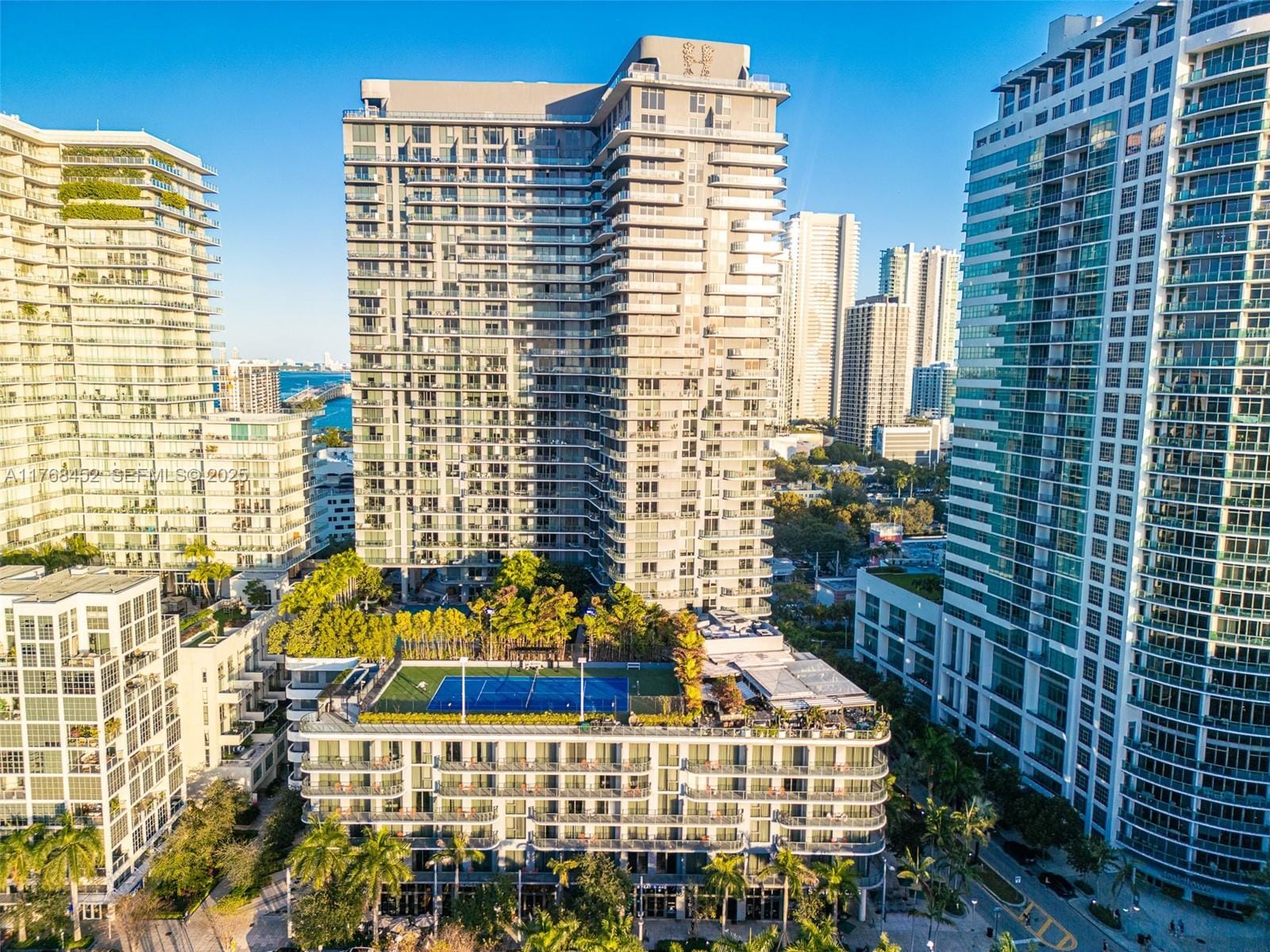 121 NE 34th Street 2805, Miami, FL 33137 photo 2