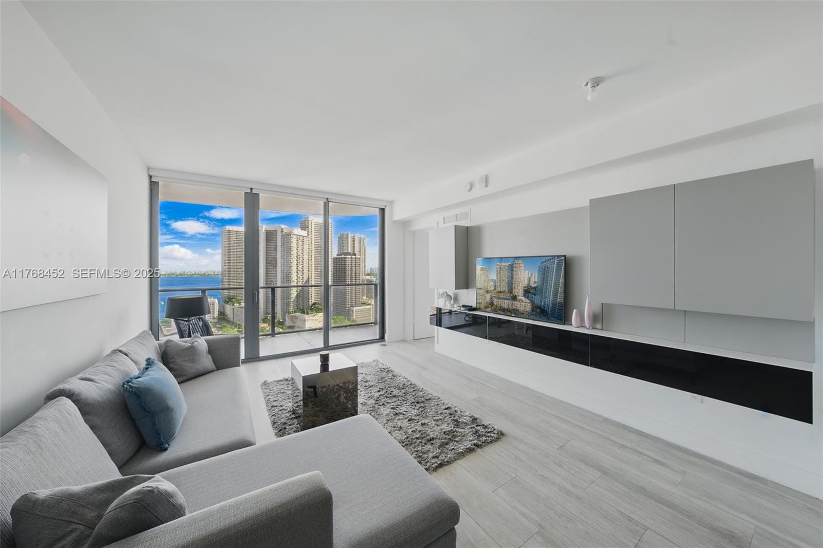 121 NE 34th Street 2805, Miami, FL 33137 photo 4