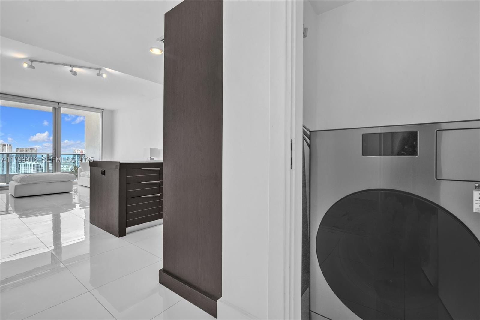 200 Biscayne Boulevard Way 4012, Miami, FL 33131 photo 13