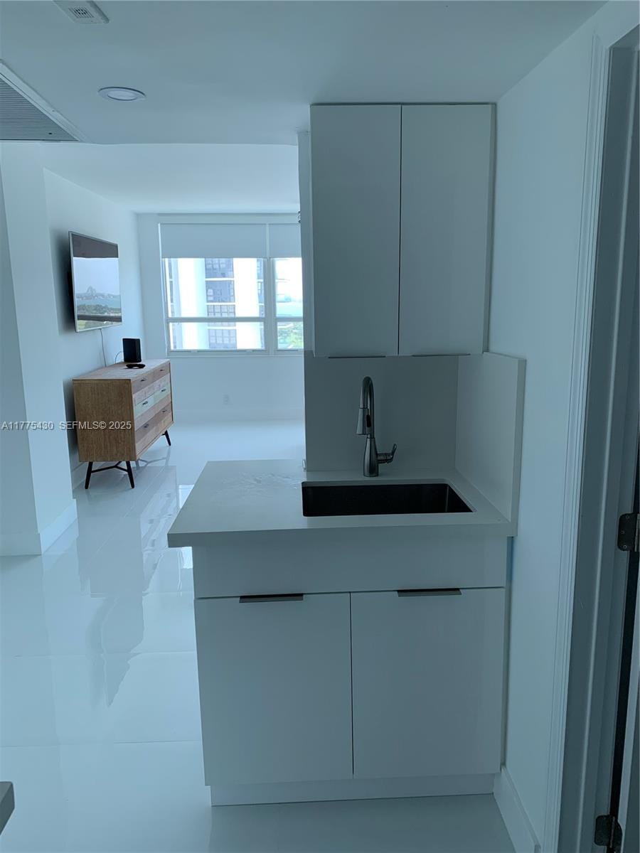 5445 Collins Avenue 1520, Miami Beach, FL 33140 photo 13
