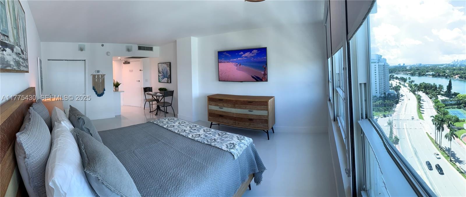 5445 Collins Avenue 1520 — photo 5