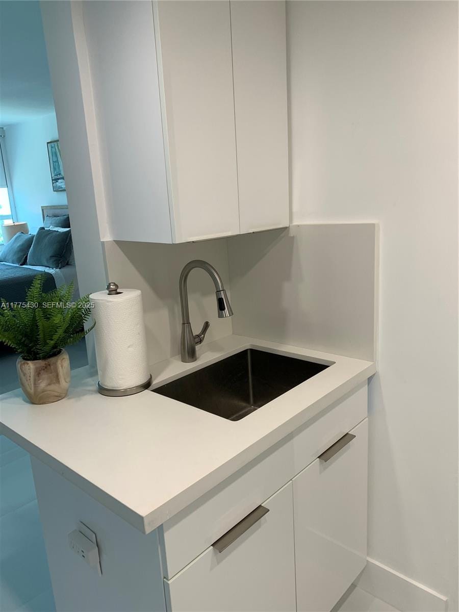 5445 Collins Avenue 1520 — photo 8