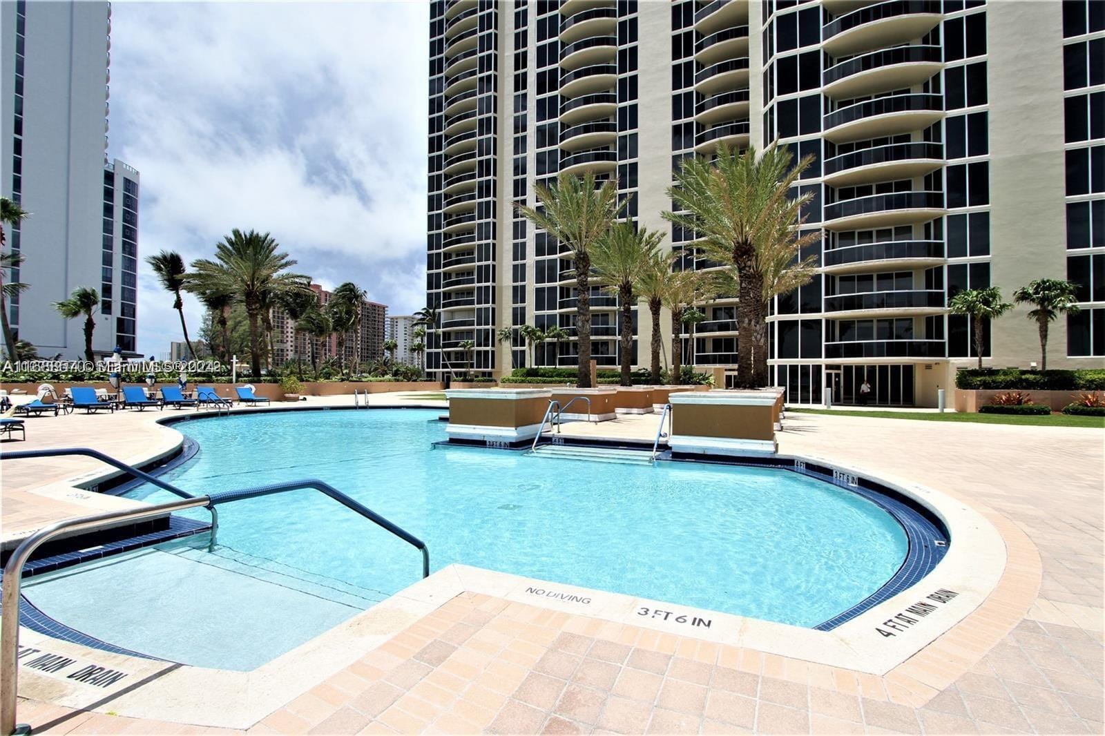 17555 Collins Avenue 2502, Sunny Isles Beach, FL 33160 photo 13