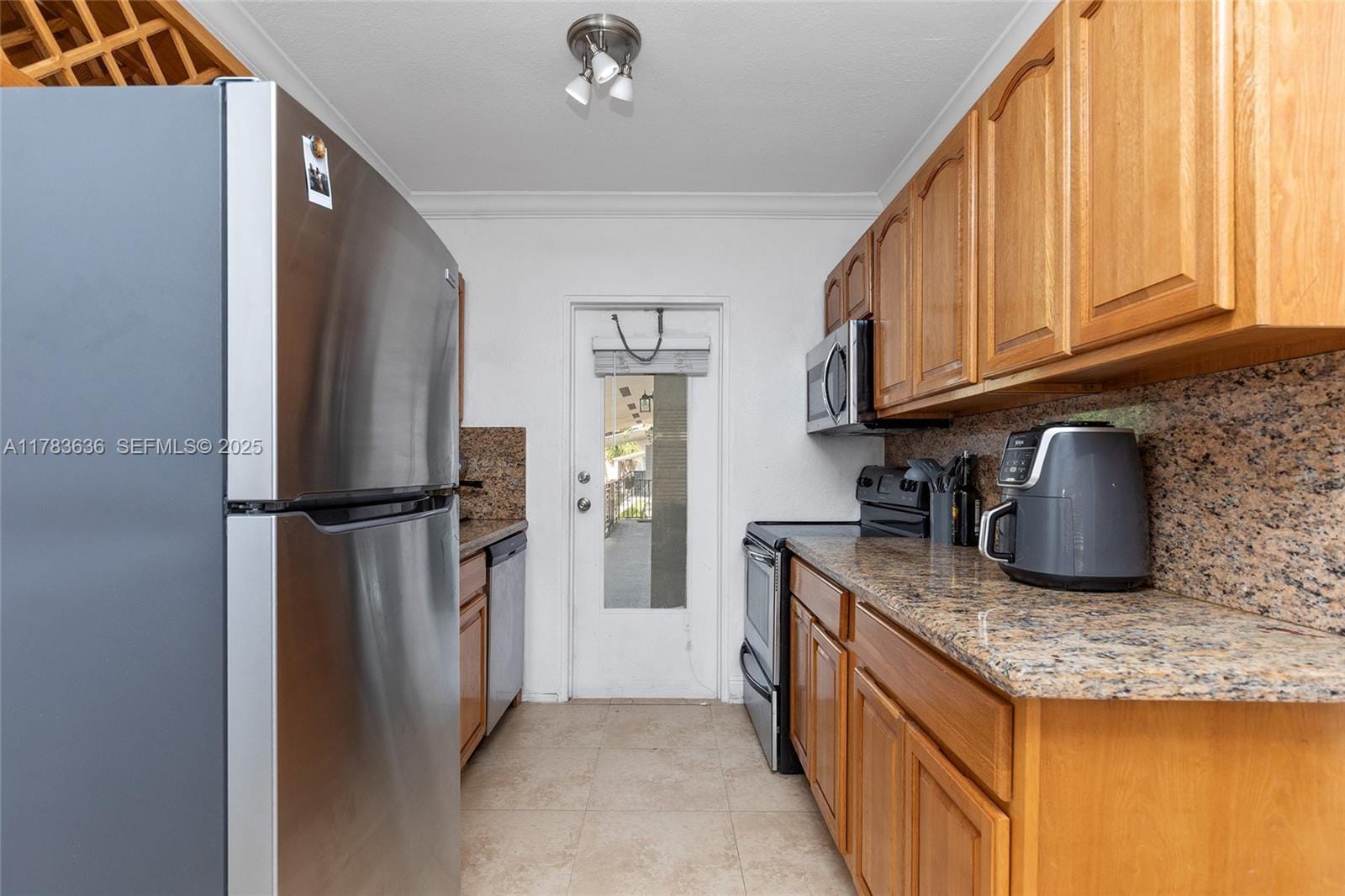 81 Edgewater Drive 203, Coral Gables, FL 33133 photo 9