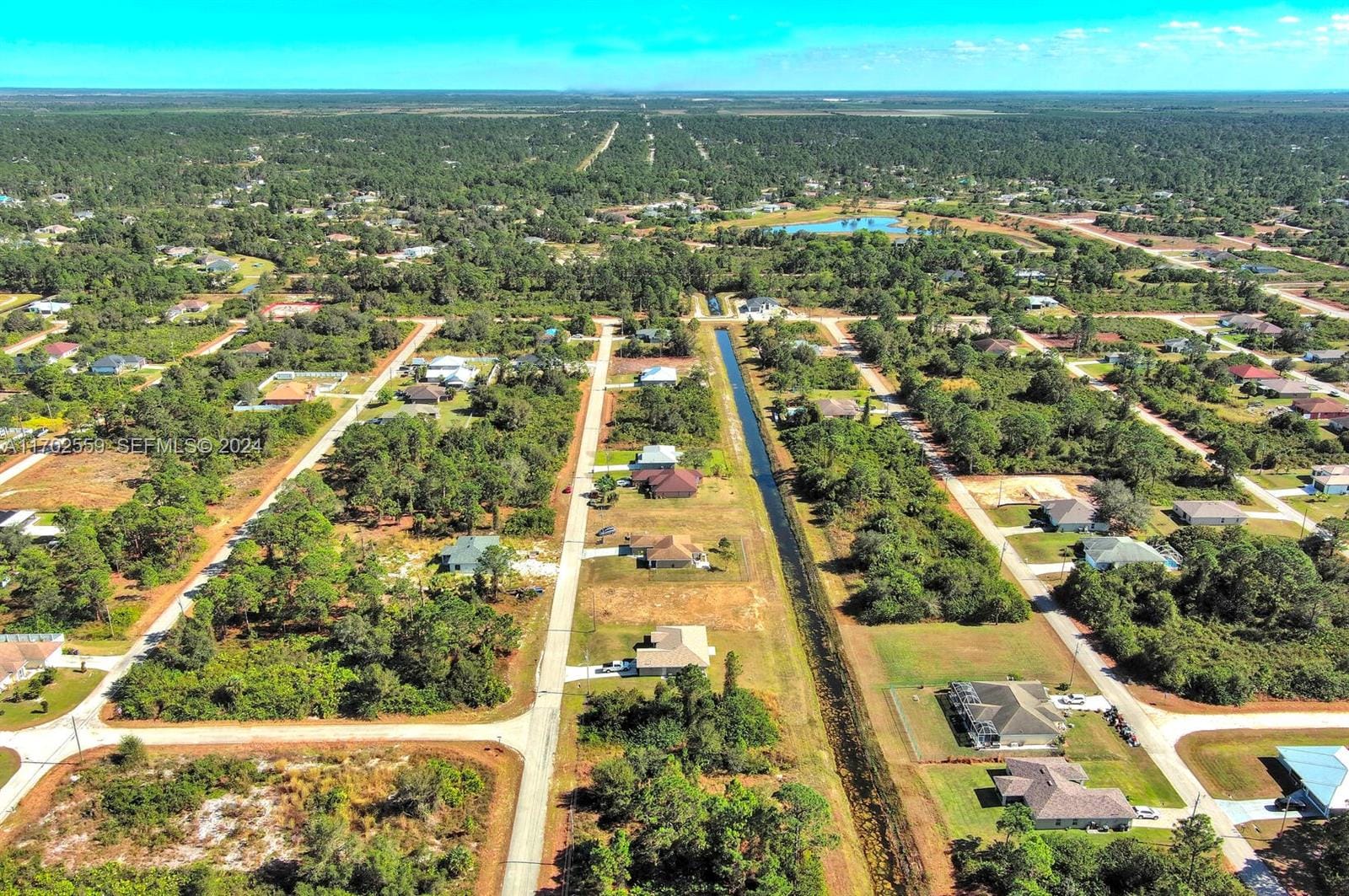 844 Carbon Street E, Lehigh Acres, FL 33974 photo 17