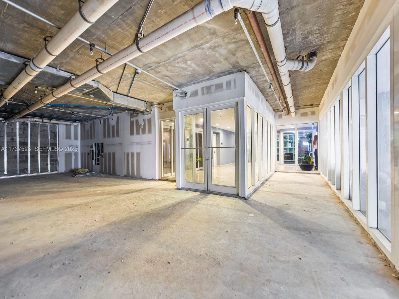 170 SE 14th Street CU2, Miami, FL 33131 photo 2