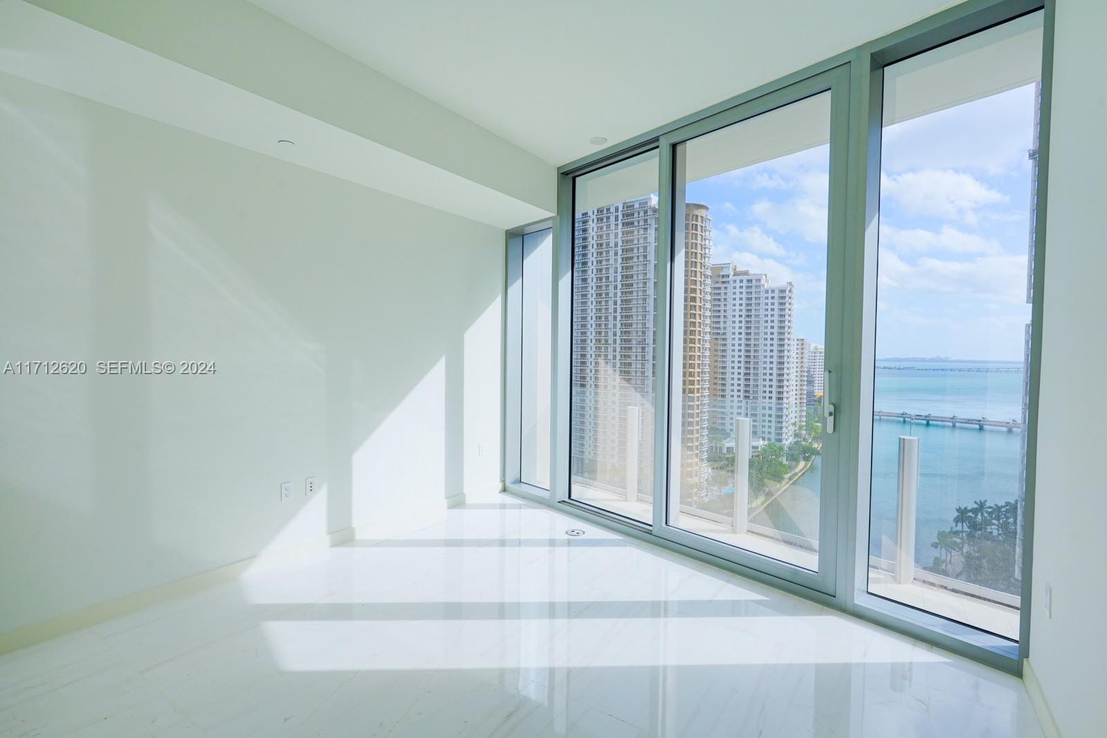 300 Biscayne Boulevard Way 1806, Miami, FL 33131 photo 13