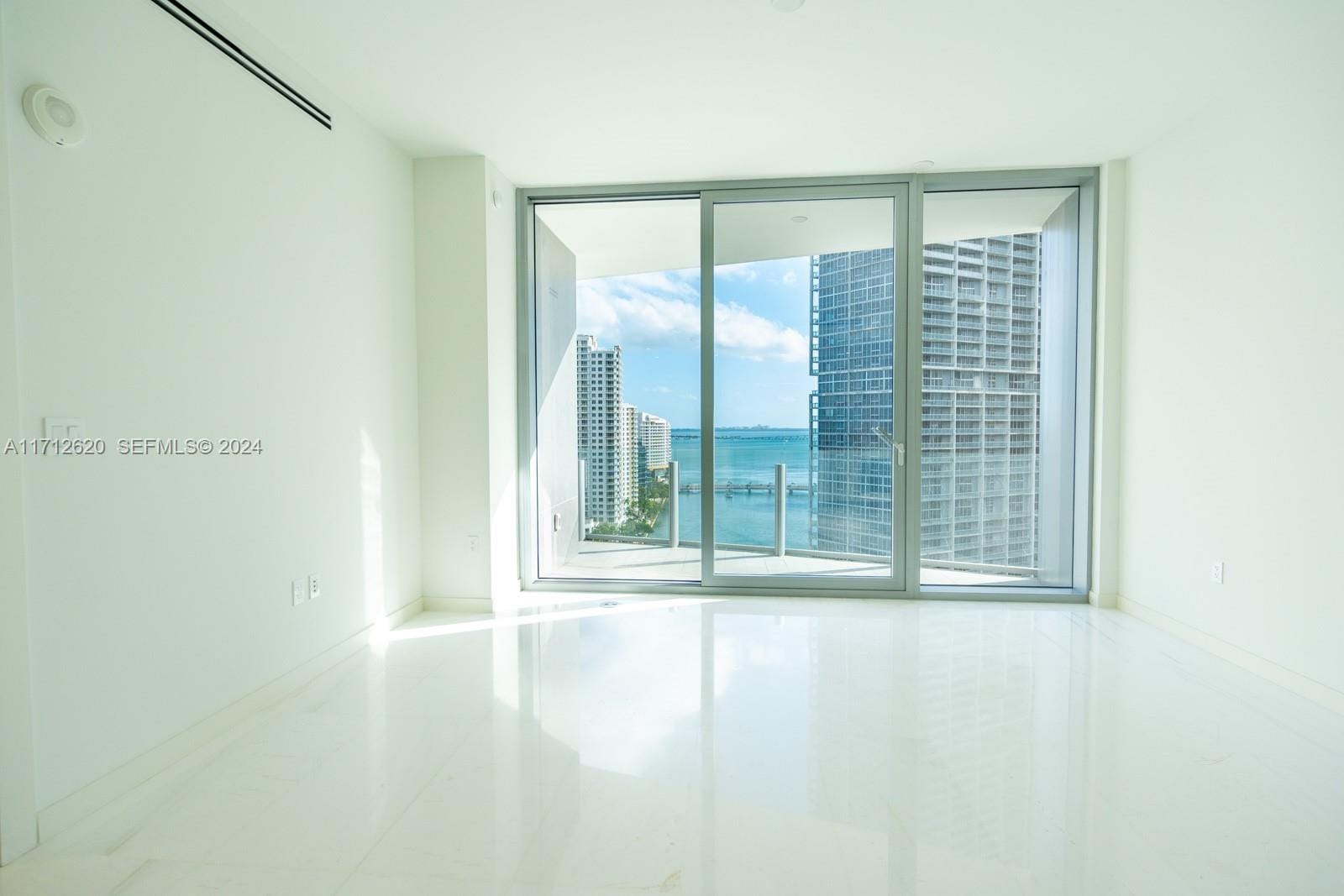 300 Biscayne Boulevard Way 1806, Miami, FL 33131 photo 30