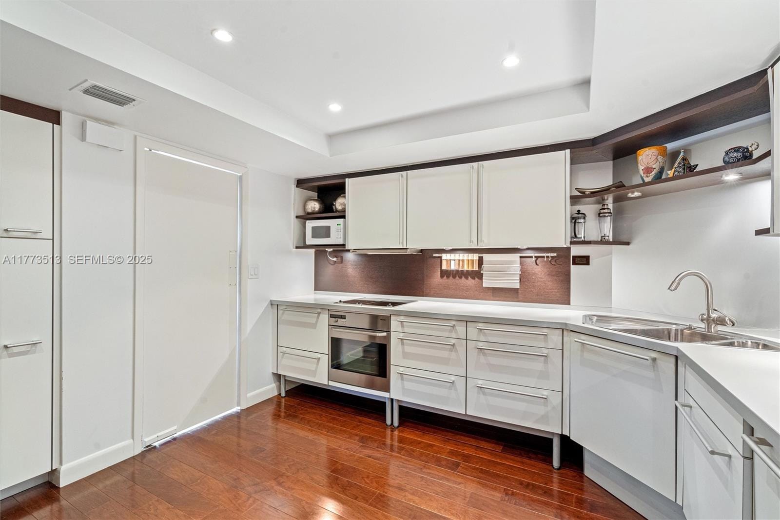 2100 S Ocean Lane 805 — photo 11