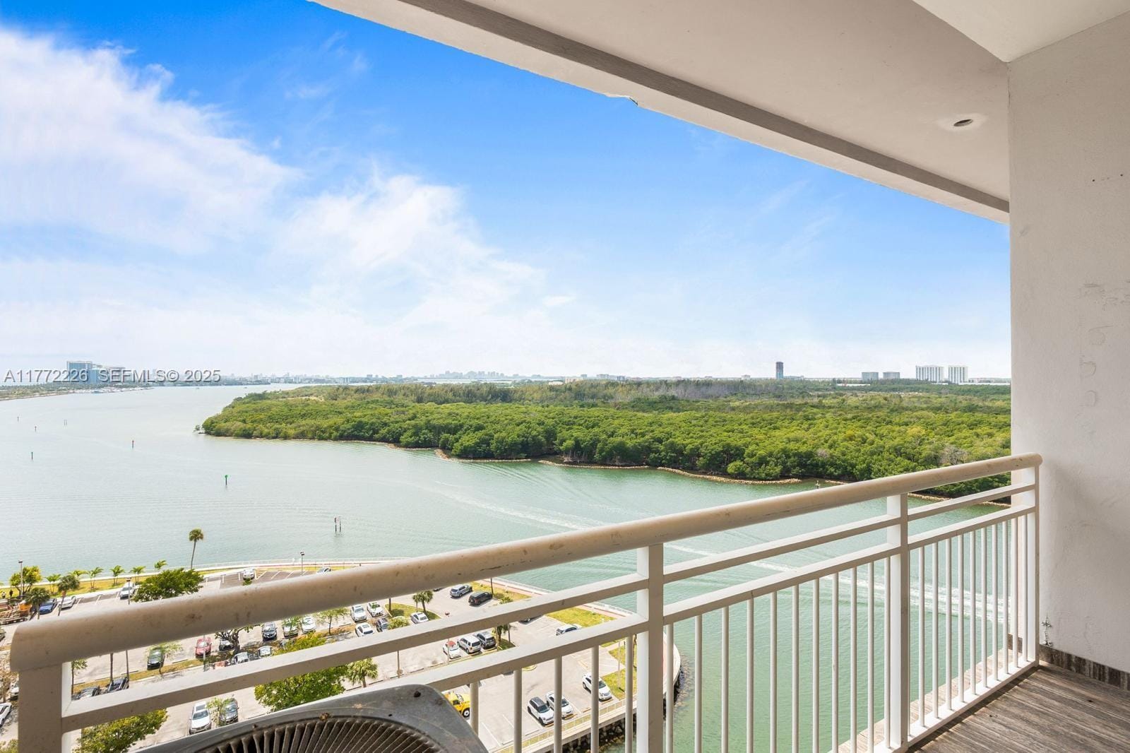 400 Kings Point Drive 1607 — photo 3