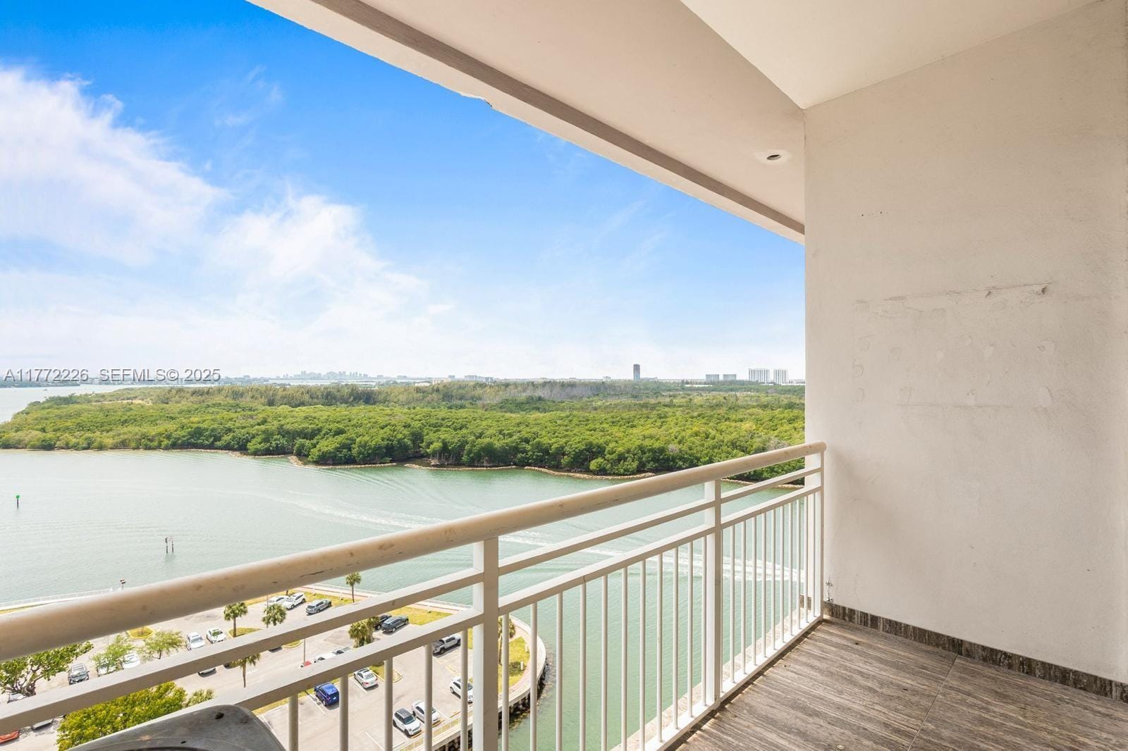 400 Kings Point Drive 1607 — photo 4