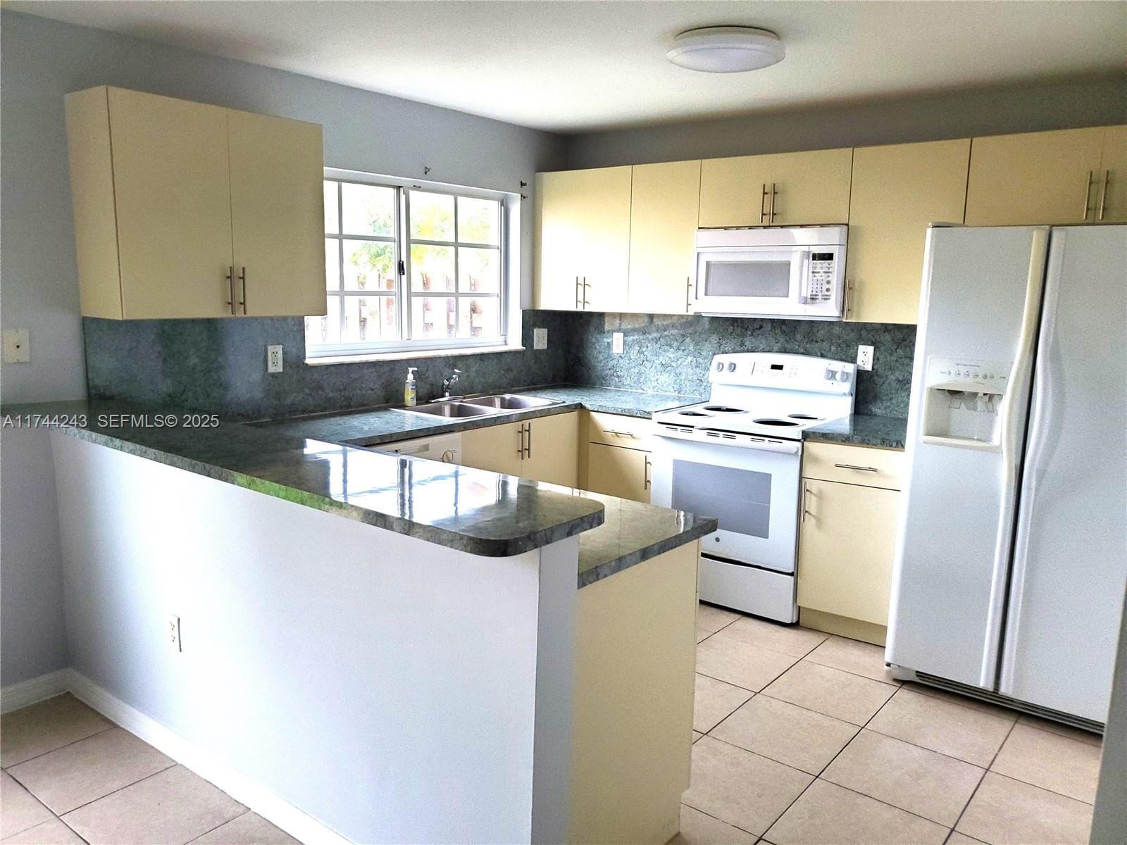14122 SW 260th Street 103 — photo 2