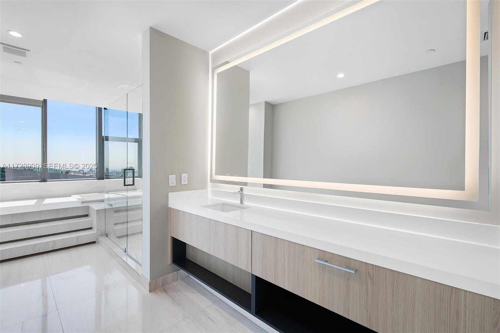 851 NE 1st Avenue PH 5411, Miami, FL 33132 photo 14