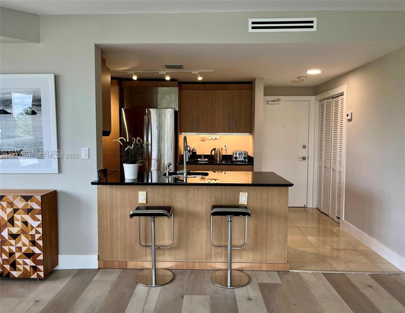 10275 Collins Avenue 331 — photo 7