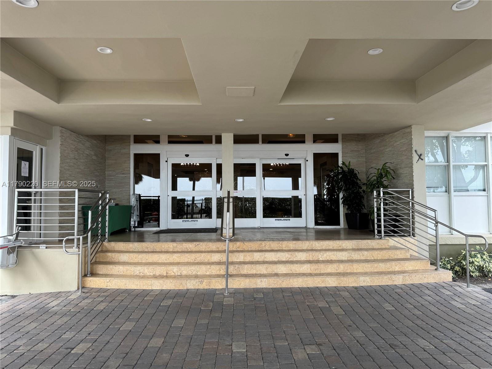 1420 Brickell Bay Drive 103A1 — photo 2