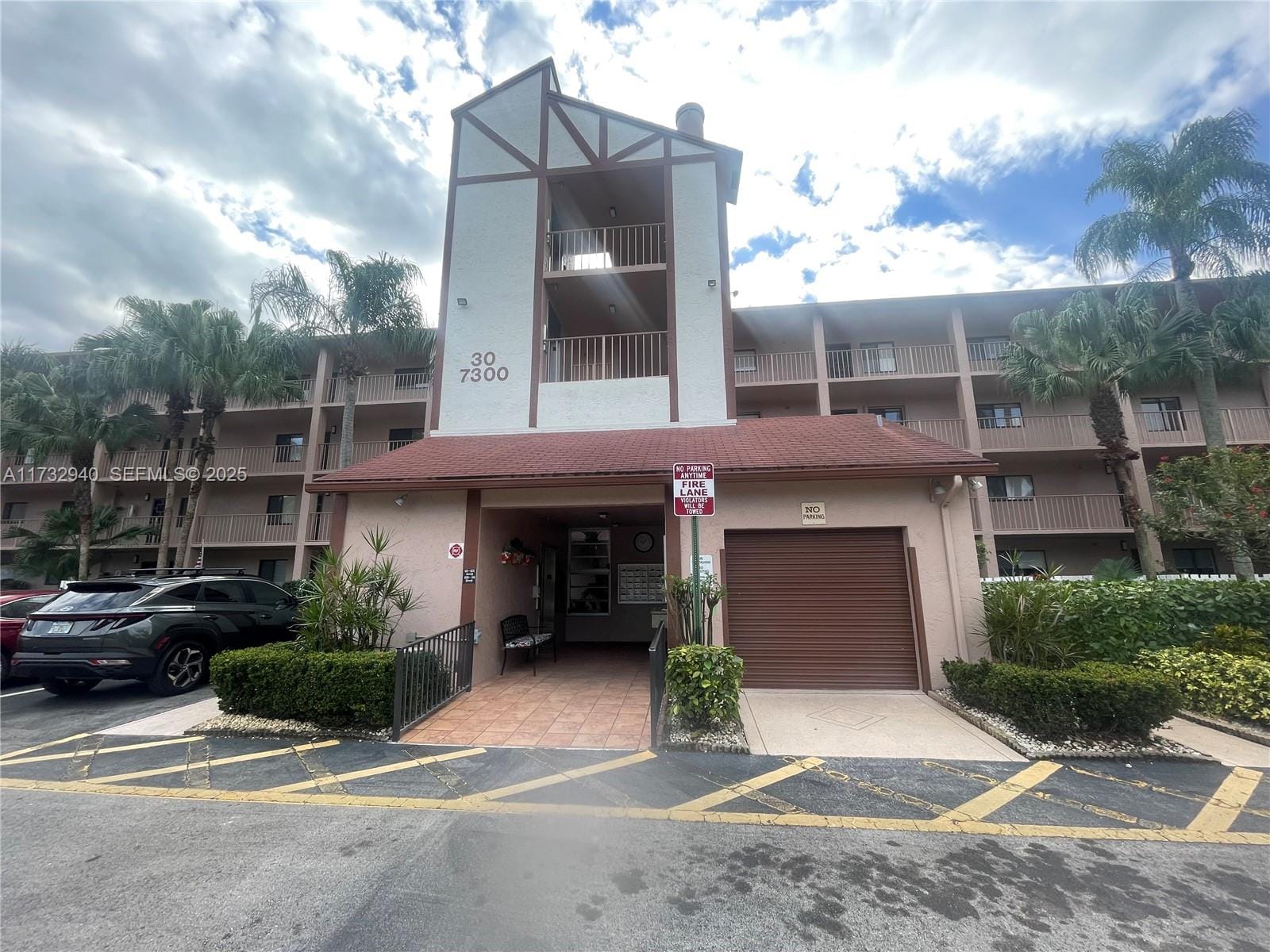 7300 Amberly Lane 403, Delray Beach, FL 33446