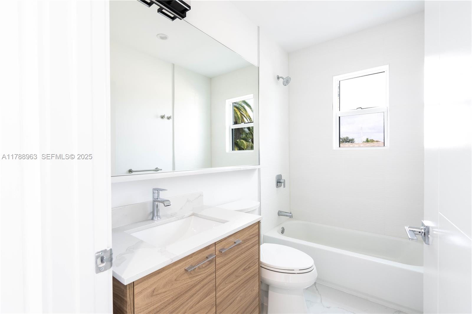 910 SW 24th Road, Miami, FL 33129 photo 23