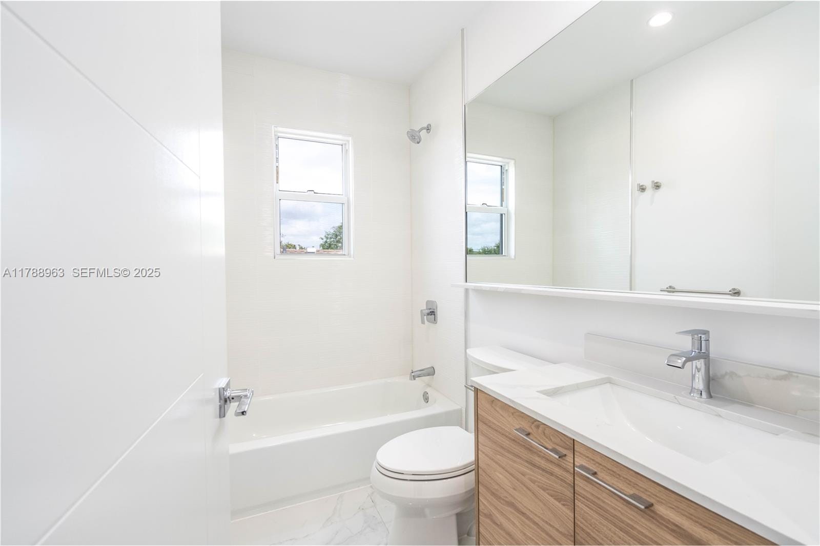 910 SW 24th Road, Miami, FL 33129 photo 25