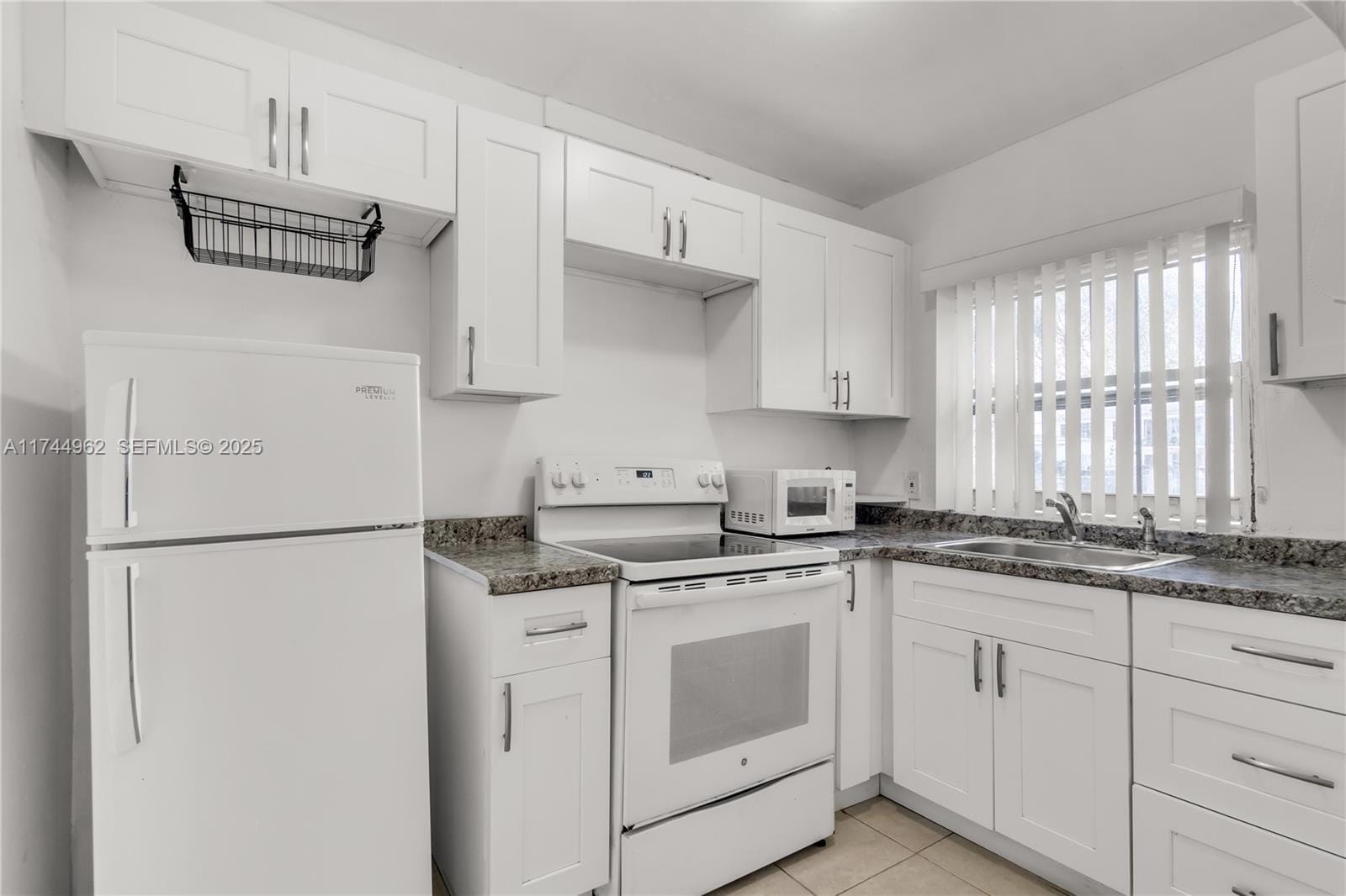 7525 NE Miami Court — photo 11